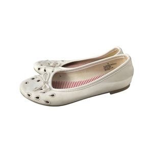 USED— girls white shoes size 13